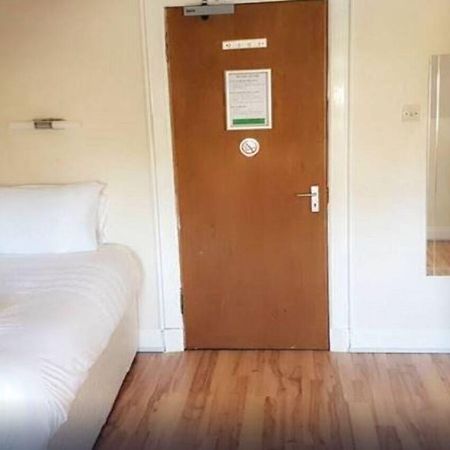 Oyo Gothenburg Hotel Dunfermline Bagian luar foto